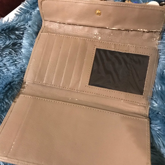 Handmade button collage wallet - Picture 4 of 8